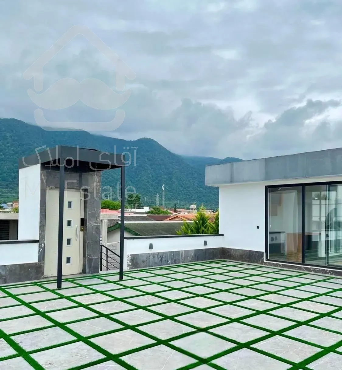 استخری از نور خوشید،قصرجنگلی با ویو دریا