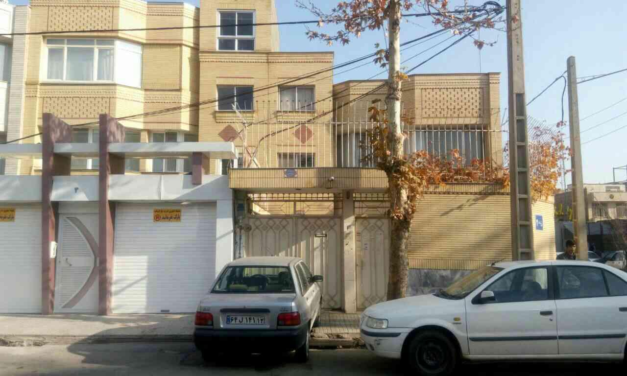 خانه ویلایی در دو طبقه مجزا دارای 240 متر زیربنا در مشهد