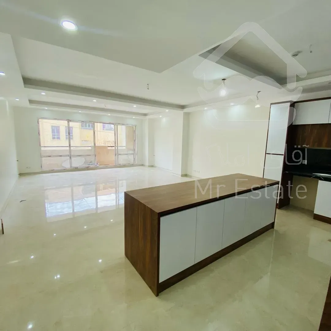 ۱۰۵ متری/ داریوش