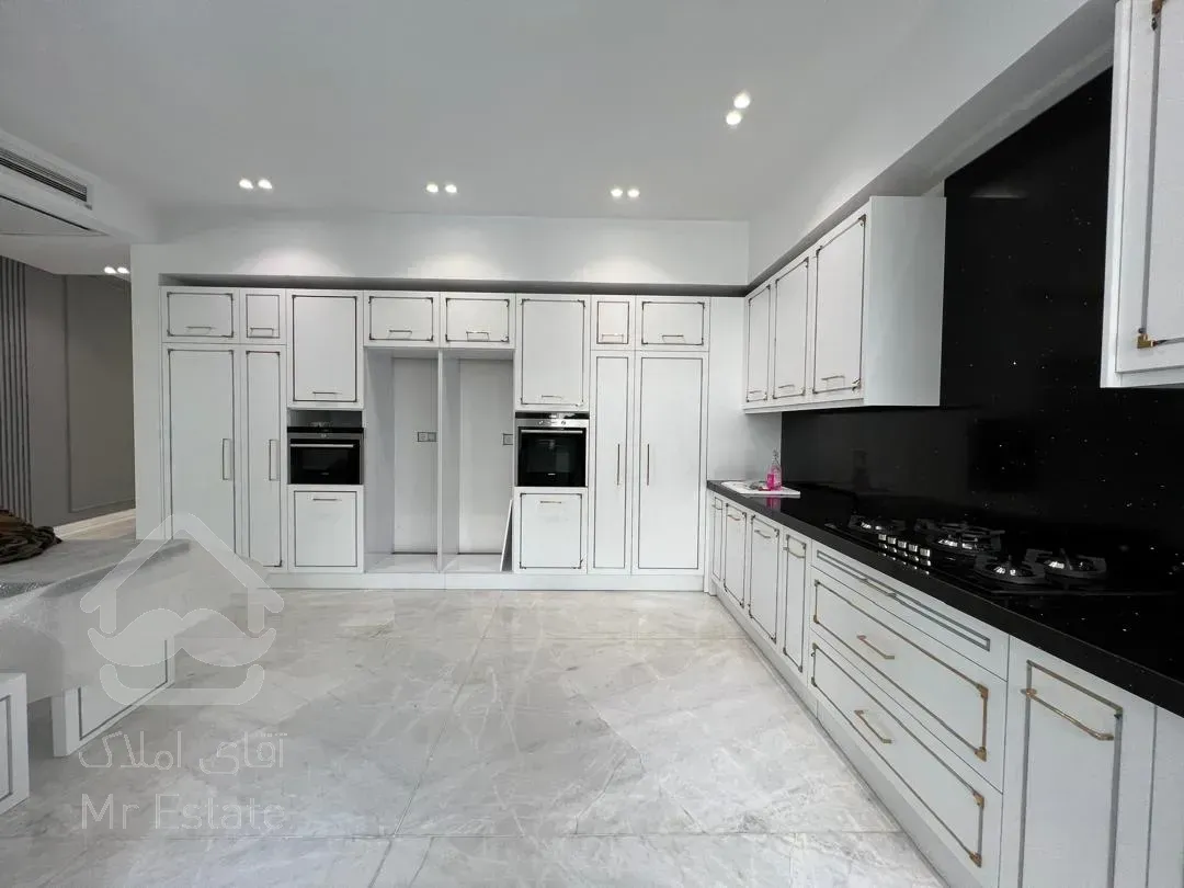 فروش اپارتمان 270 متری زعفرانیه