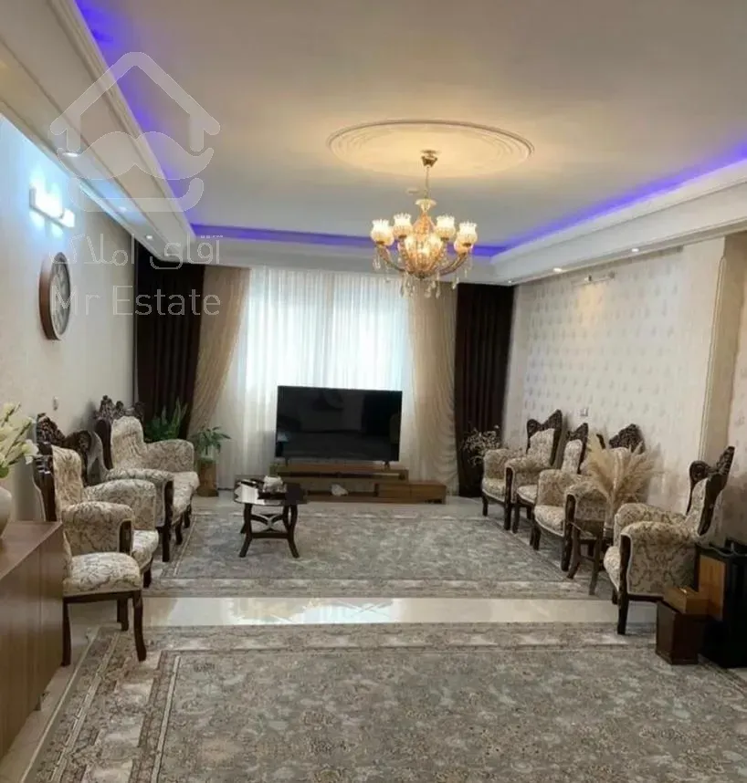 ۹۰ متری ۲ خ ۸ واحدی سالن پرده خور