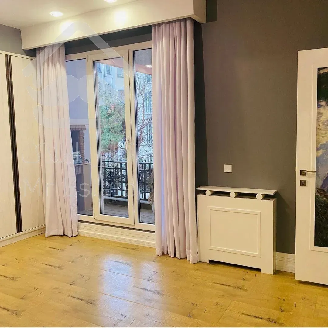 فروش اپارتمان 135 متری زعفرانیه