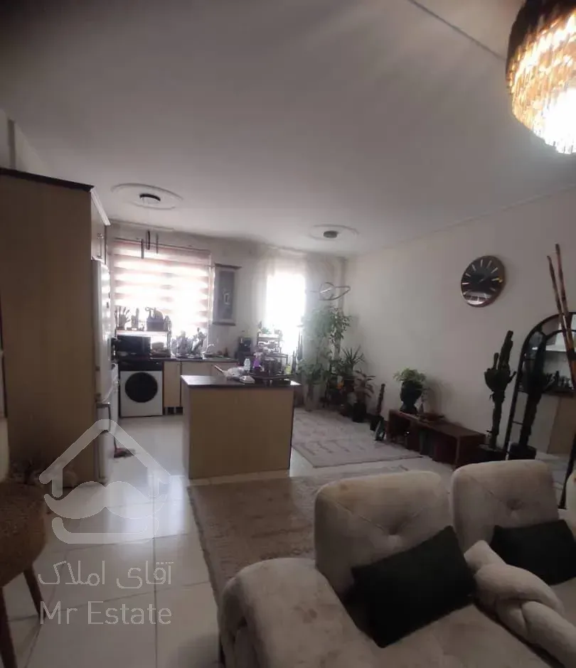 ۸۲متر مربع فول پارکینگ آسانسور/ ۱۰متر حیاط اختصاصی