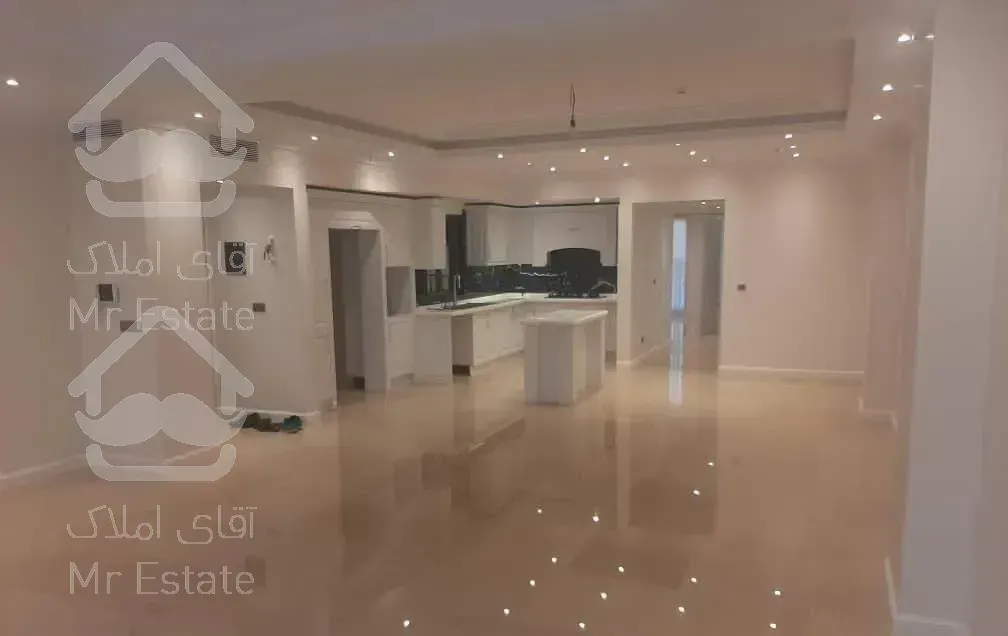 135متر/کردستان/آزادگان/نوساز/3خواب