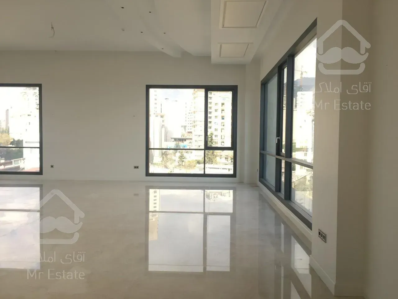 نیاوران، ۴۳۰ متر لوکس ترین سازه شمیران