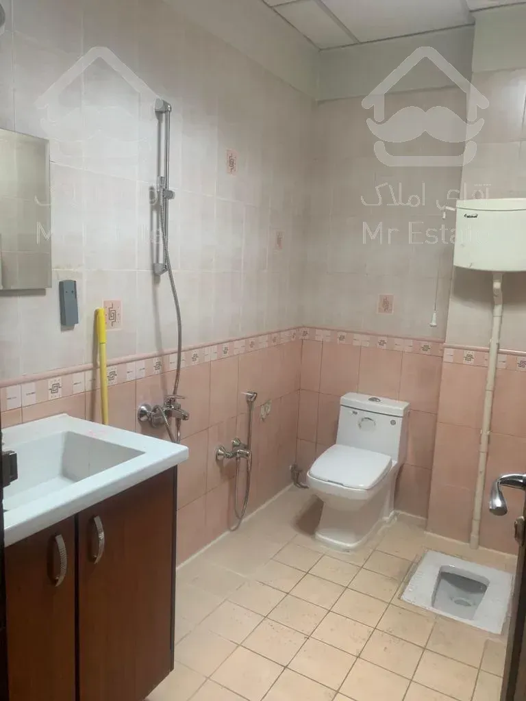 ۱۶۰۰متر سند اداری بخارست