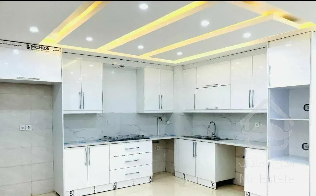 ۹۰ متری / فول باسازی / واحد جلو / تاپ لوکیشن