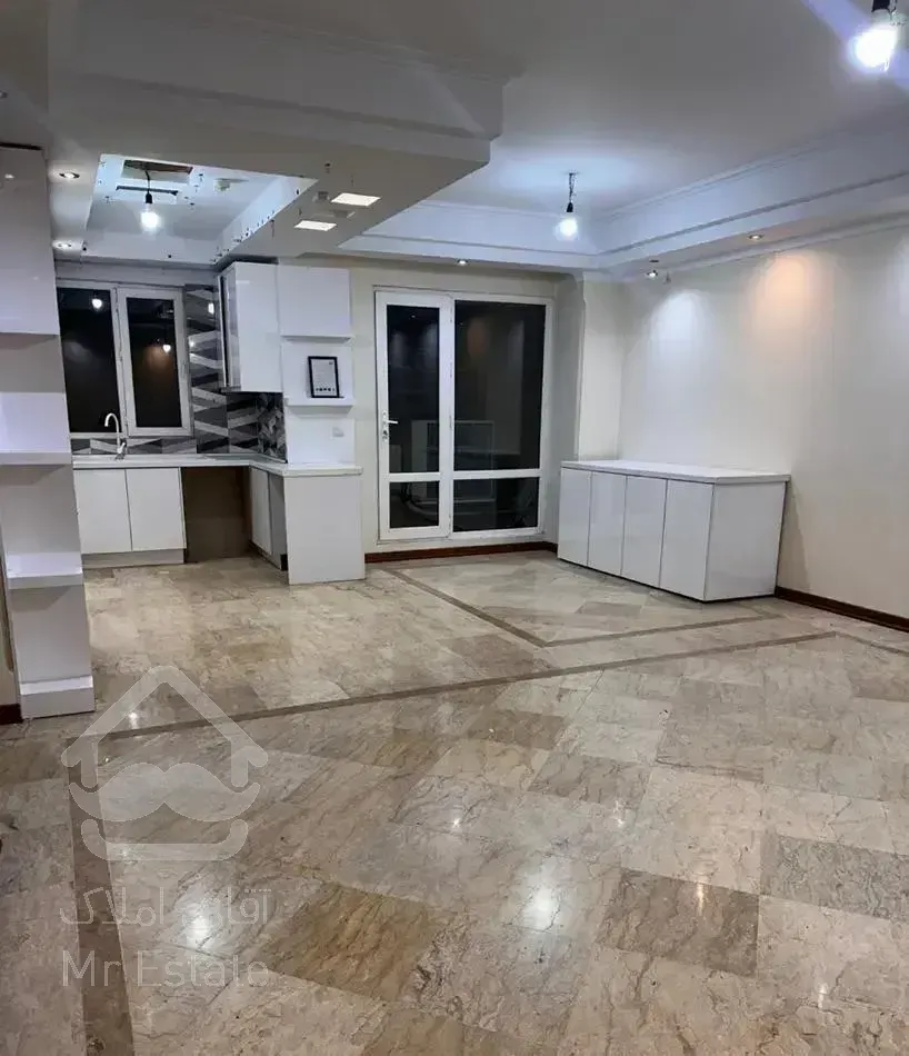 ۸۲ متری ۲خ فول مشاعات سالن پرده خور