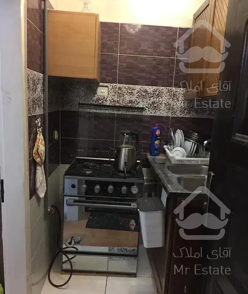 روبروی میدان سنایی