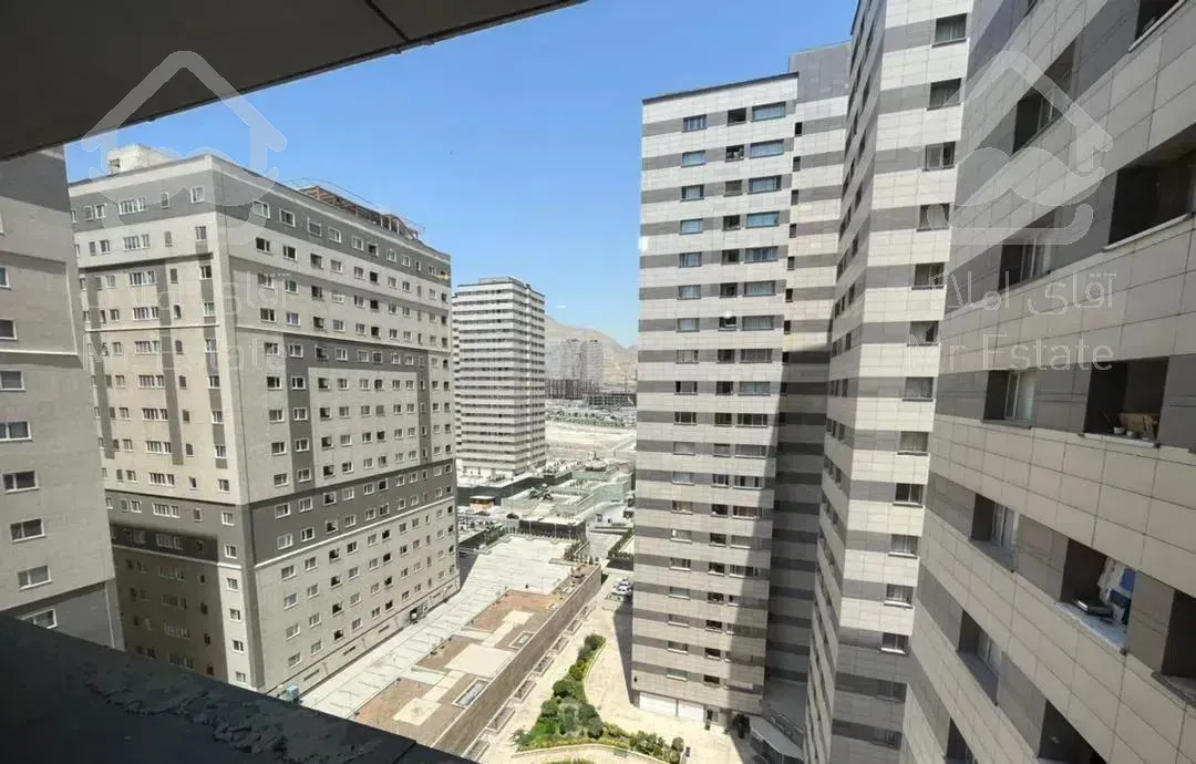 ۱۱۰ متر/۳ خواب/ خوش نقشه/ شهرک چیتگر برج ارکیده