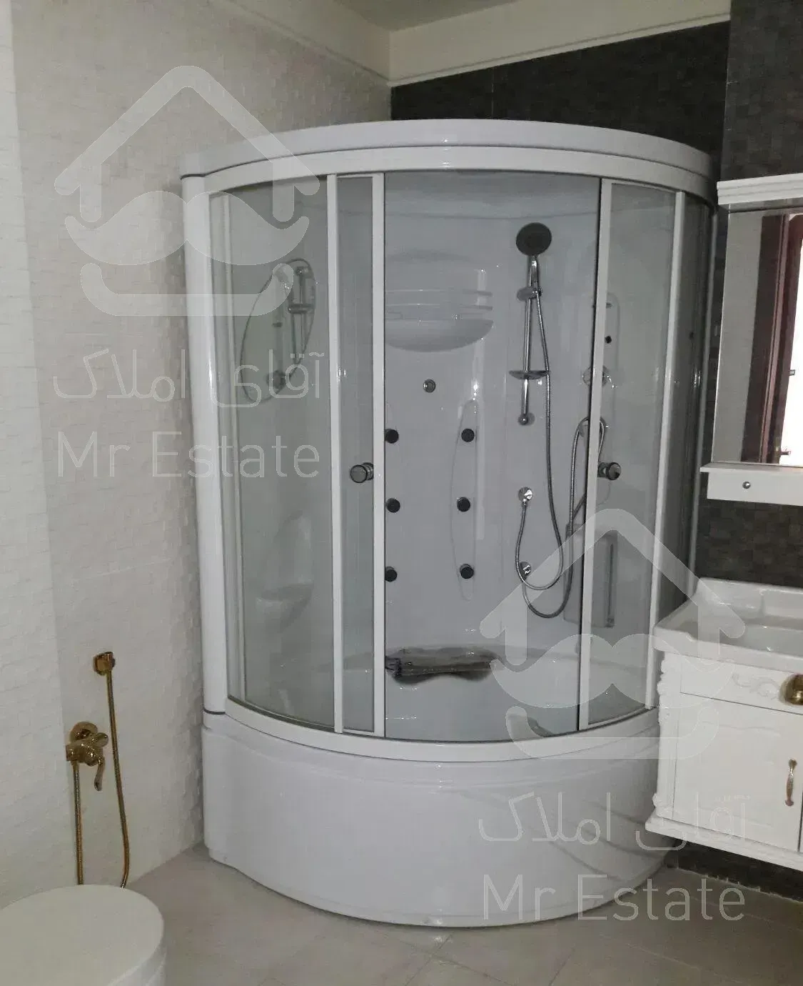 ۲۰۰متر آپارتمان   بی بدیل در کامرانیه