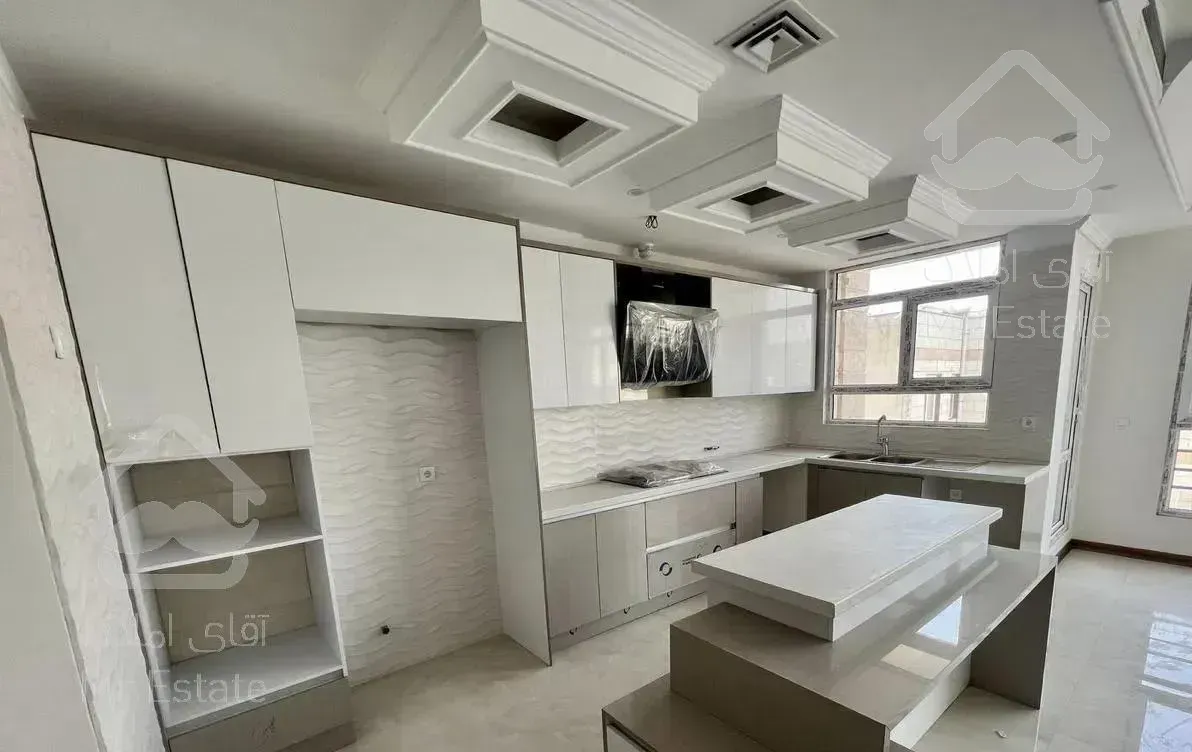 ۹۲ متر / نوساز  کلید نخورده  /آفتابگیر / شاهین