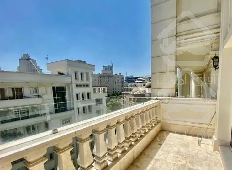 هروی ۱۹۰متر  کم واحد روبه آفتاب واقعا خوش نقشه