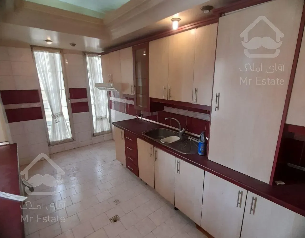 ۱۰۰ متر ۲خواب . فول امکانات . فلکه اول صادقیه