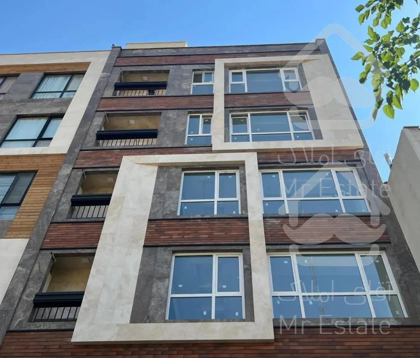 ۱۸۶متر تکواحدی لارستان دوپارکینگ