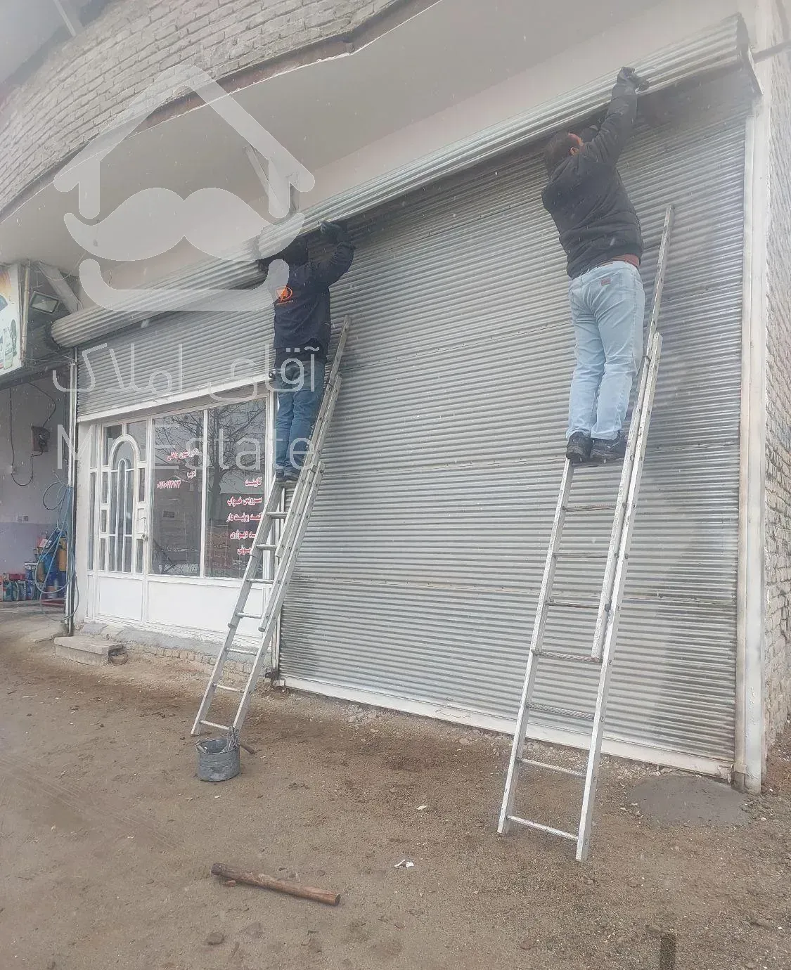 تعمیرات تخصصی کرکره ساده و برقی ۵سال گارنتی