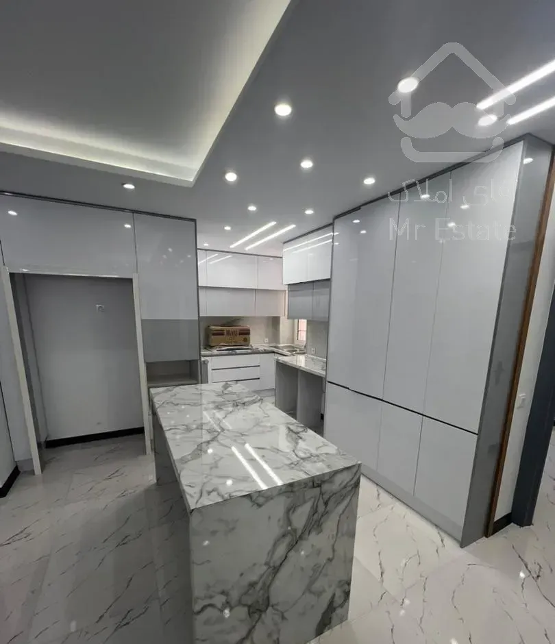 فروش آپارتمان ۱۲۵ متری ۲ خوابه در حکمت