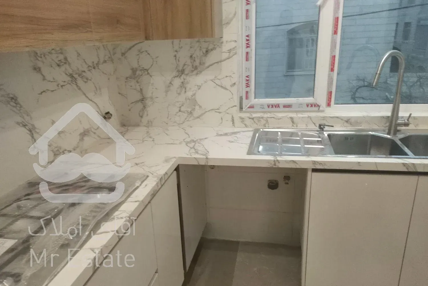 75 متر نوساز چهار راه سرو سعادت آباد