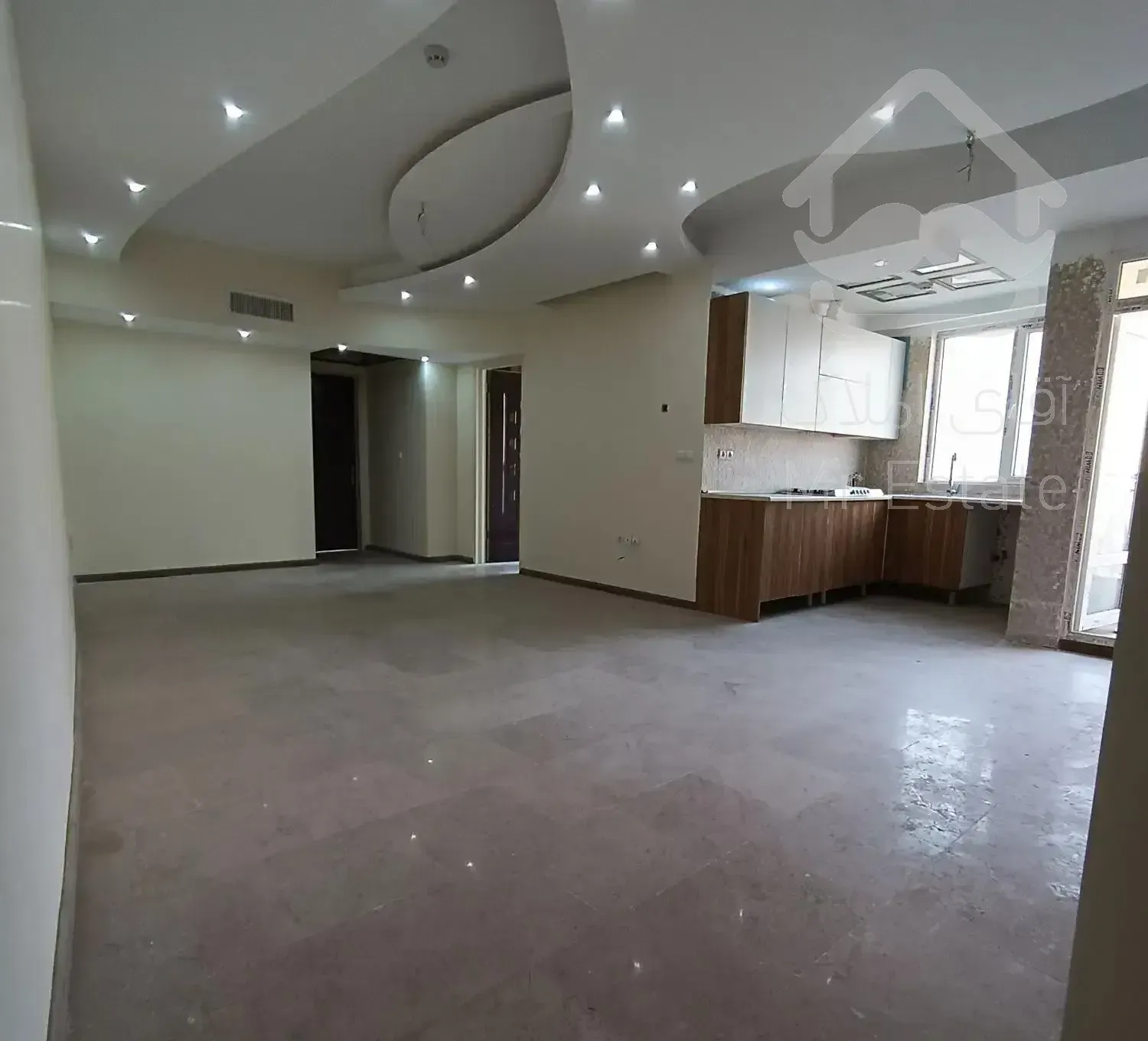 ۸۵ متر/دو خواب/فول امکانات/غرق نور/طرشت گلاب