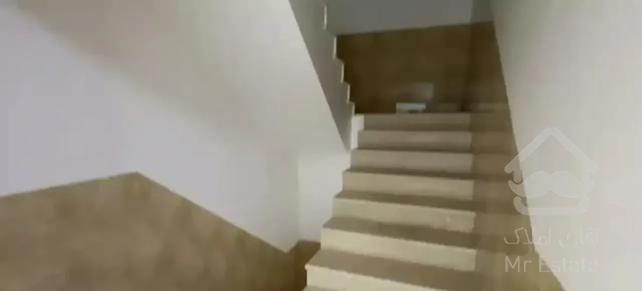 آپارتمان   105  متر   جنوبی  تک واحدی   صفائیه