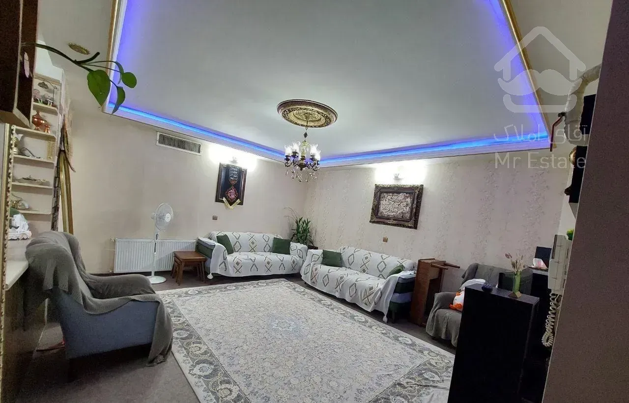 ۶۲متر/با آسانسور و بالکن/خوش نقشه و شیک/سال ساخت۹۲