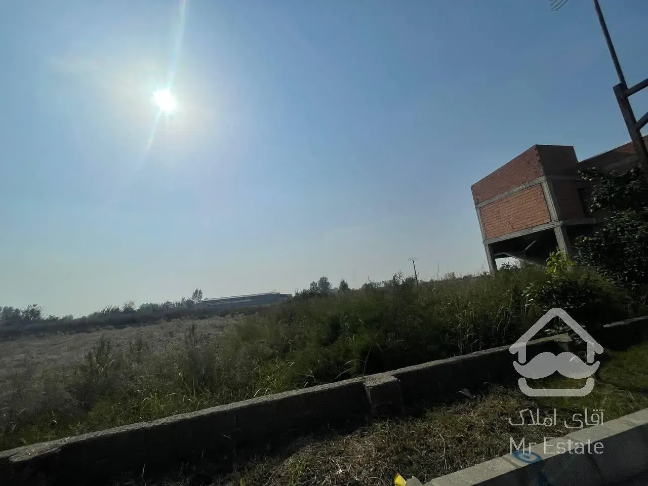 زمین ۳۰۰متری پول نیاز