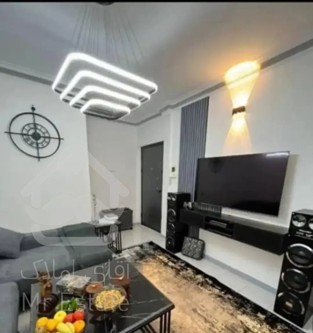 واحد  50متری طبقه سوم