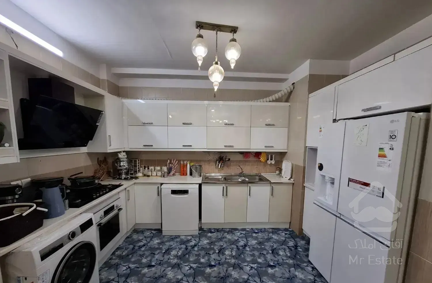 ۲ خواب/ سند تک برگ/ پارکینگ دار / آسانسور دار