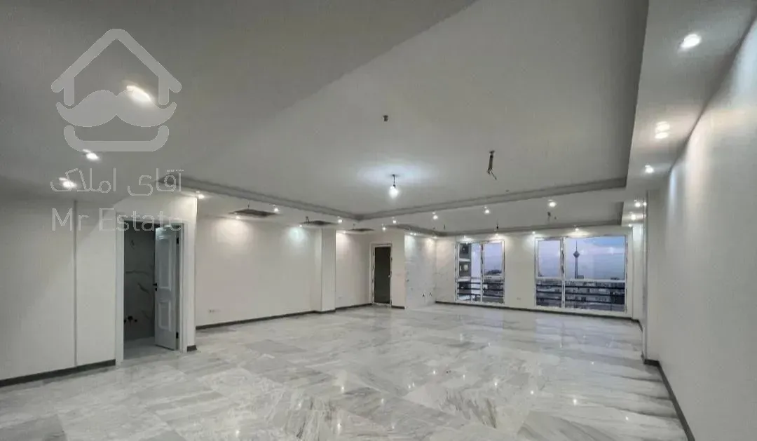 ۱۳۰متر/فول امکانات/کلید نخورده/کمالی