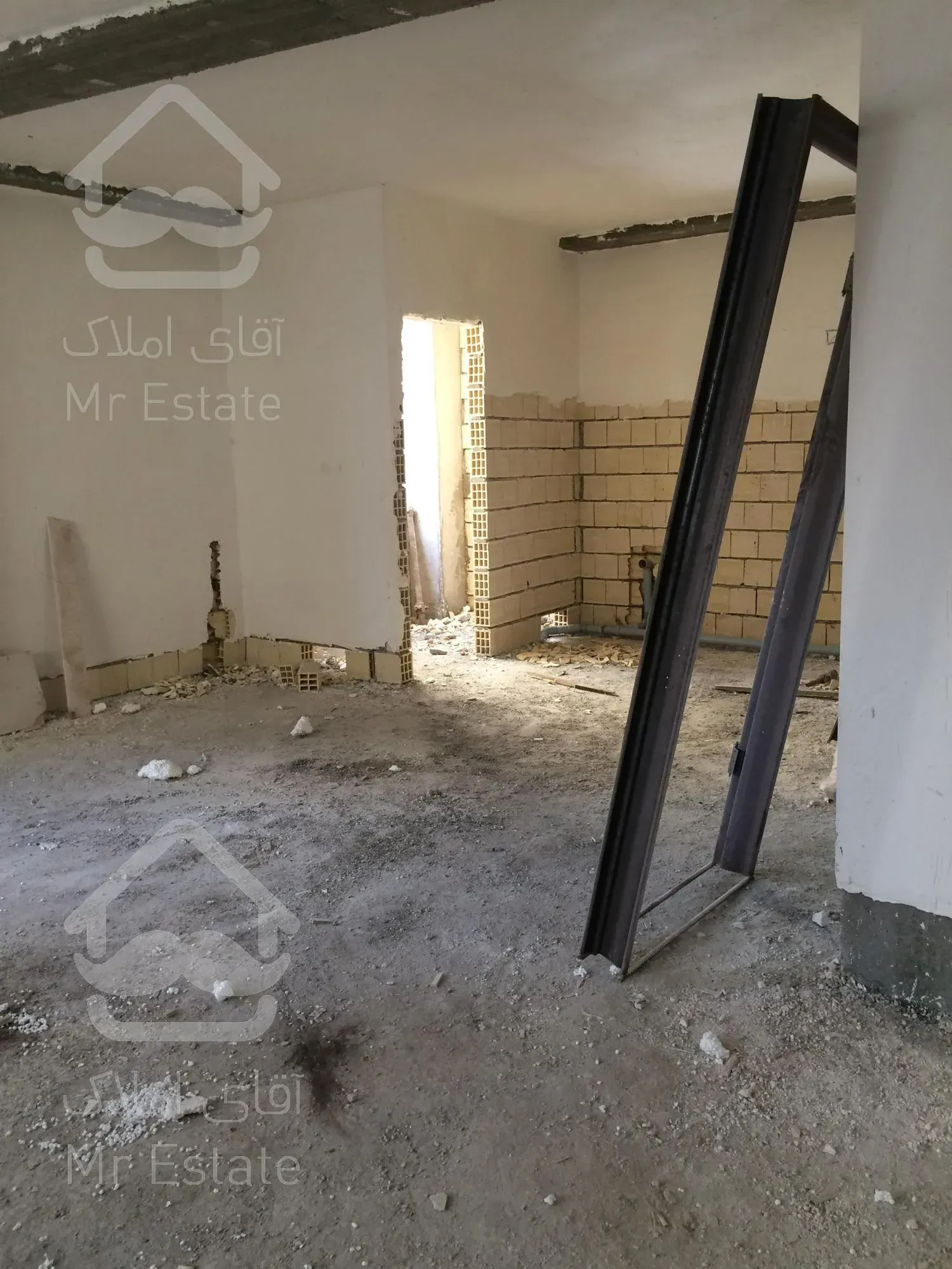 125متر آپارتمان قلیپور پشت بیمارستان پارس