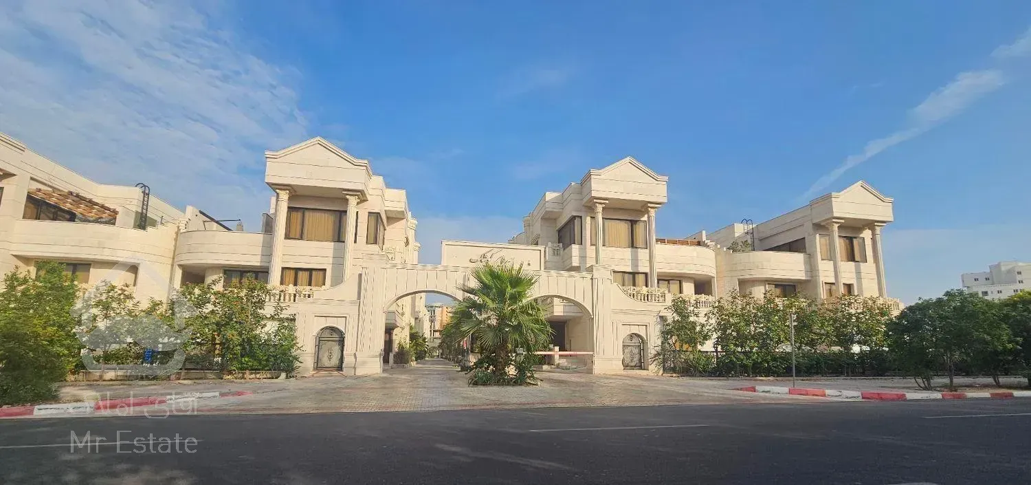 فروش خانه ویلایی ۳۴۷ متری ۳ خوابه