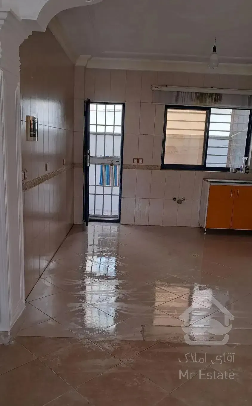 اجاره خونه ۲طبقه.طبقه پایین اجاره داده میشود