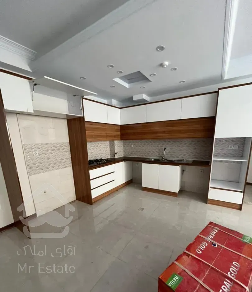 ۱۱۰ متری ، فول ، نفیس شمالی