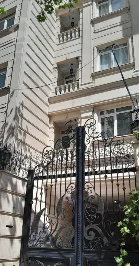 ۷۰متر دو خوابه نیاوران/کلید نخورده/دوپارکینگ سندی