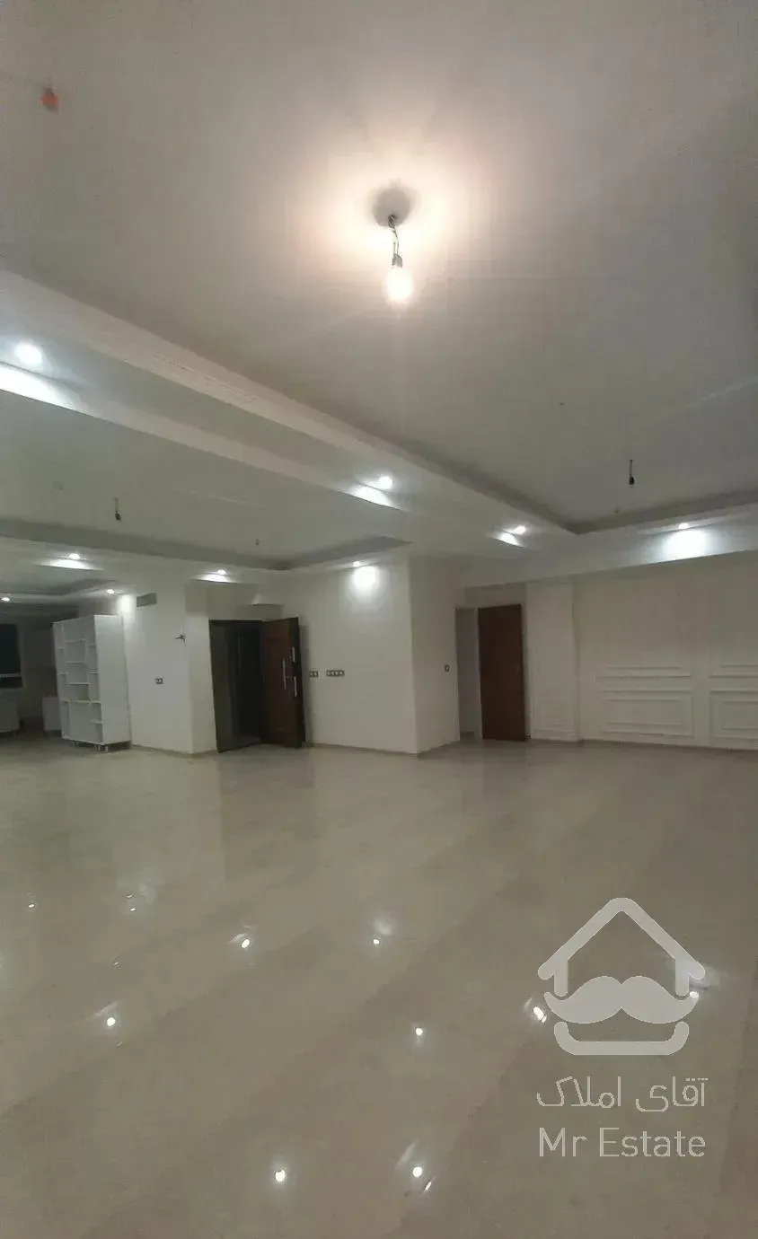 ۱۷۰ متر نوساز  شمال خواجه عبدالله با دو پارکینگ