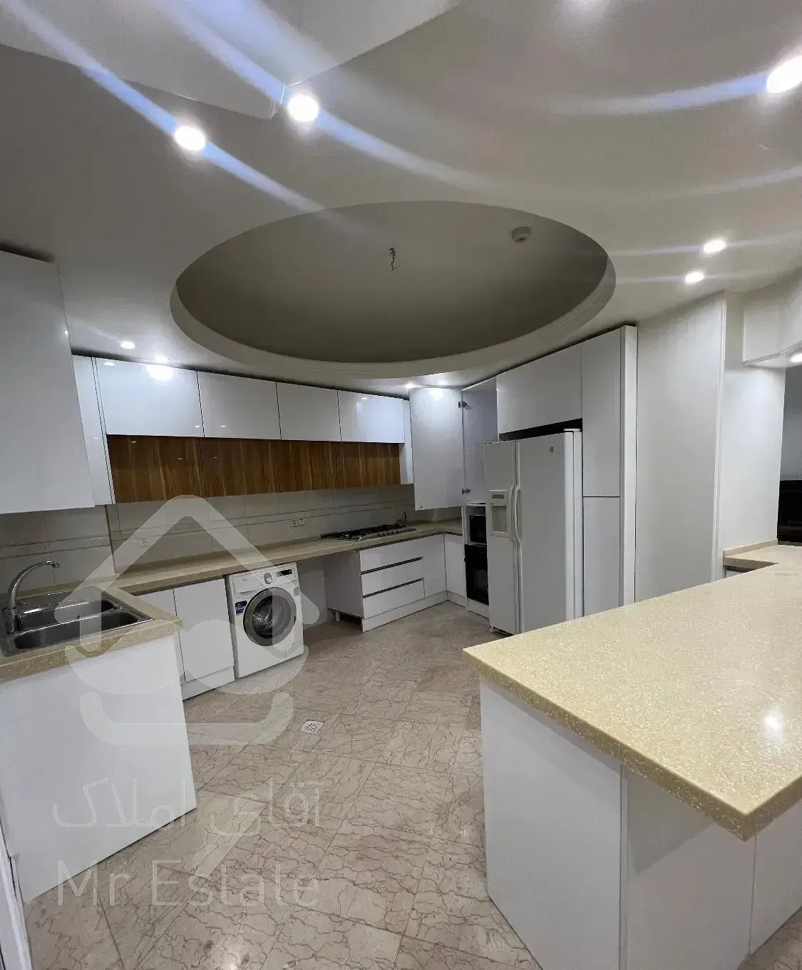 تاپ لوکیشن زعفرانیه ۲۱۰متر  مشرف به باغ فول مشاعات