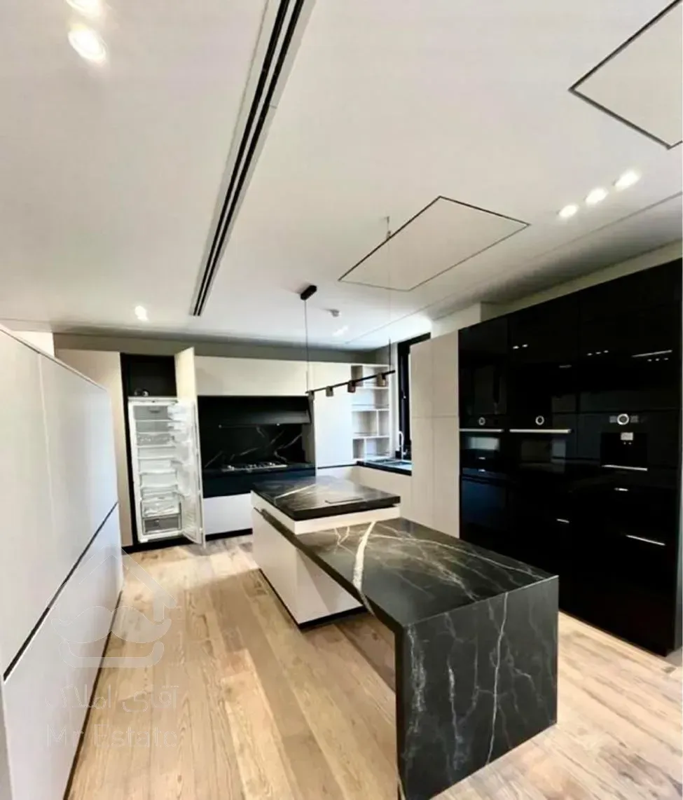 ۲۲۰متر/تکواحدی/۳خواب فول مستر/۲پارکینگ/اعیان نشین