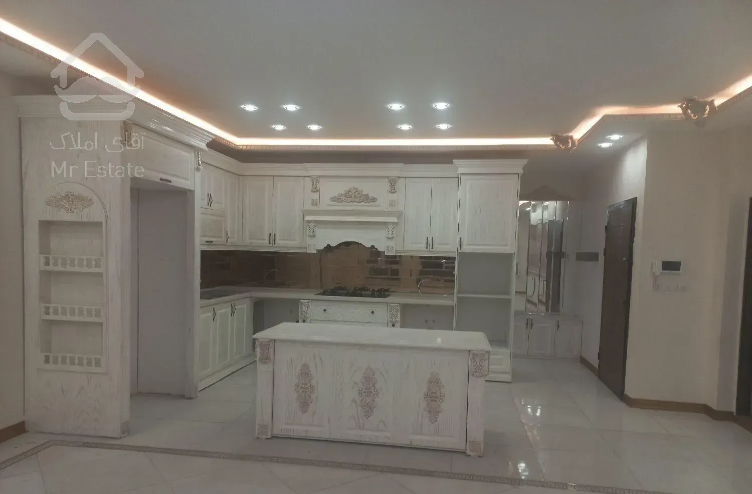 اپارتمان  ۲۰۰متر دوبلکس روف گاردن اختصاصی