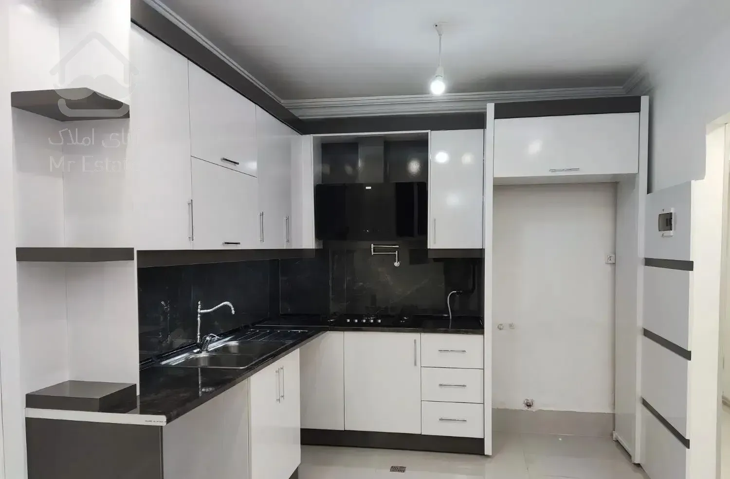 آپارتمان دو خوابه رضاشهر نزدیک مترو بازسازی شده