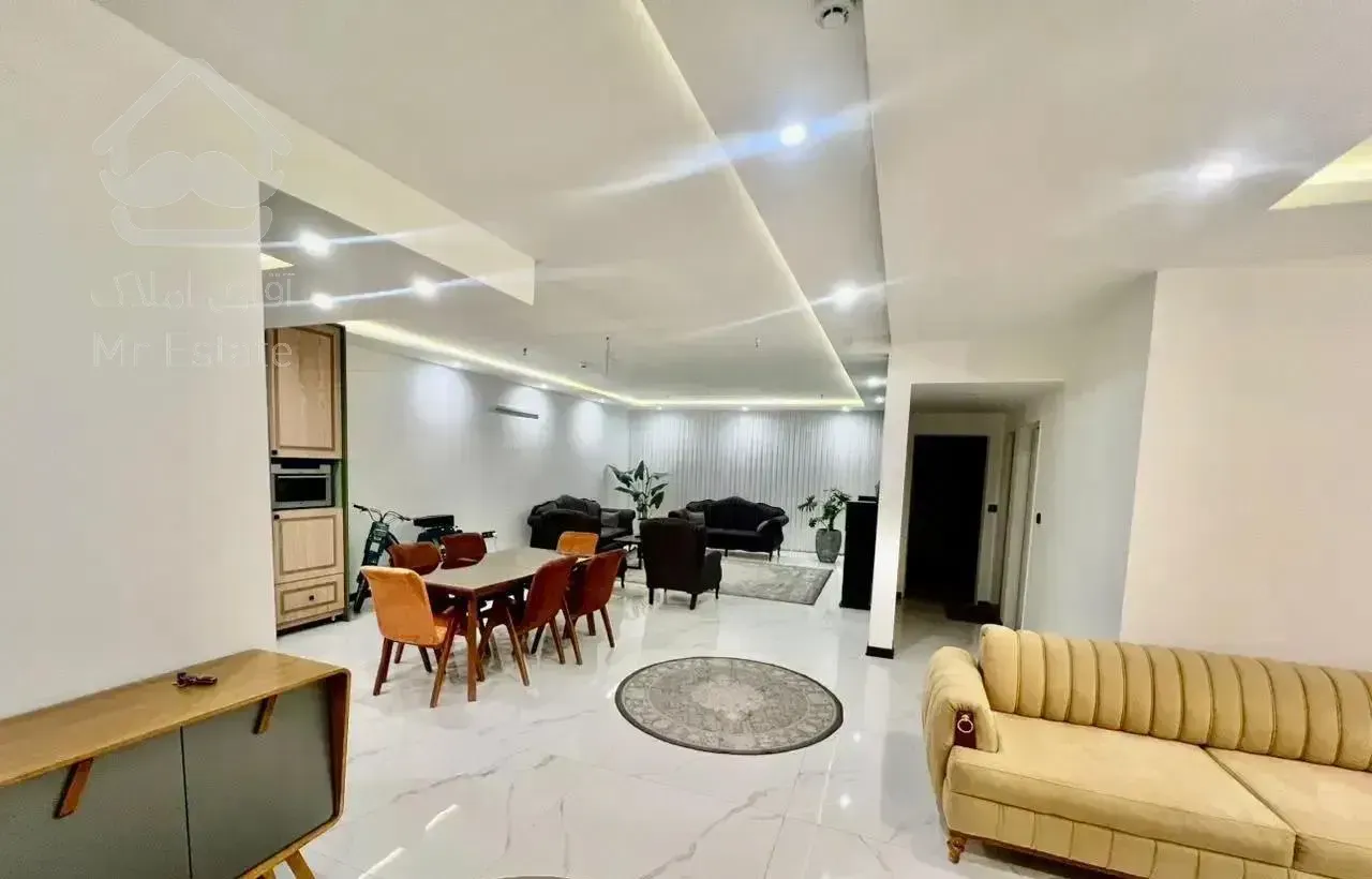 ۱۵۱ متری هنرستان ۱۵ طبقه ۴ رو به خیابان