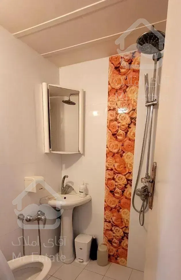 ۸۲ متر اشرفی.طبقه۲ فول.خطی رو به آفتاب.لوکیشن