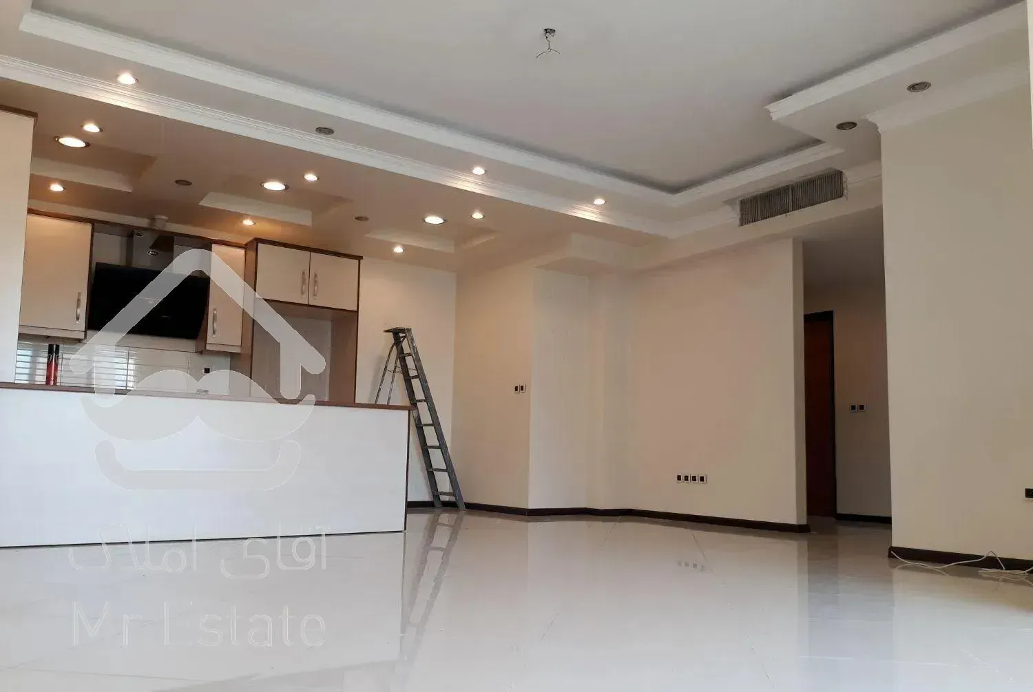 ۹۴متر  دو خوابه   فول امکانات   (مطهری -- لارستان)