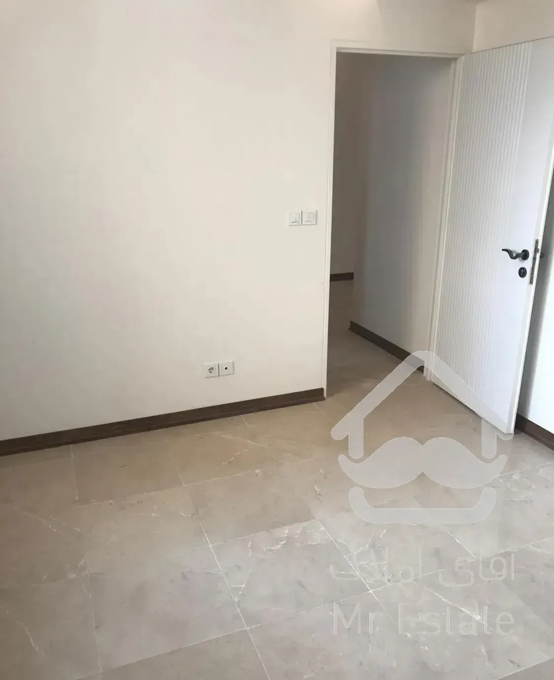 ١٠٠ متر نوسازفول سالن پرده خور(دوازدهم  نیروهوایی)