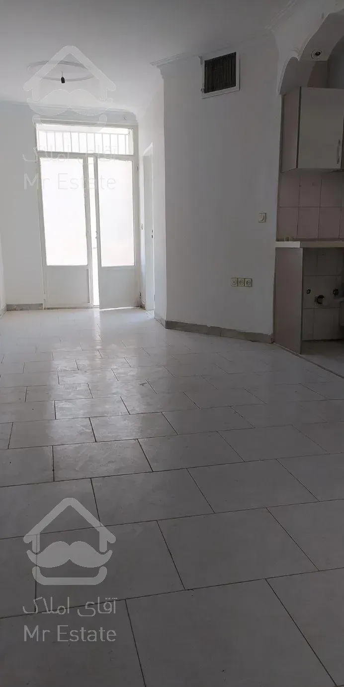 ۵۰ متر شریعتی خ معلم