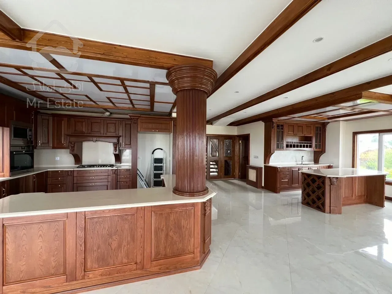 فروش ویلای ۶۰۰ متری دوبلکس استخردار شهرک ساحل قو