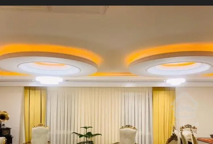 ١١٠ متر/فول امکانات/سالن پرده خور