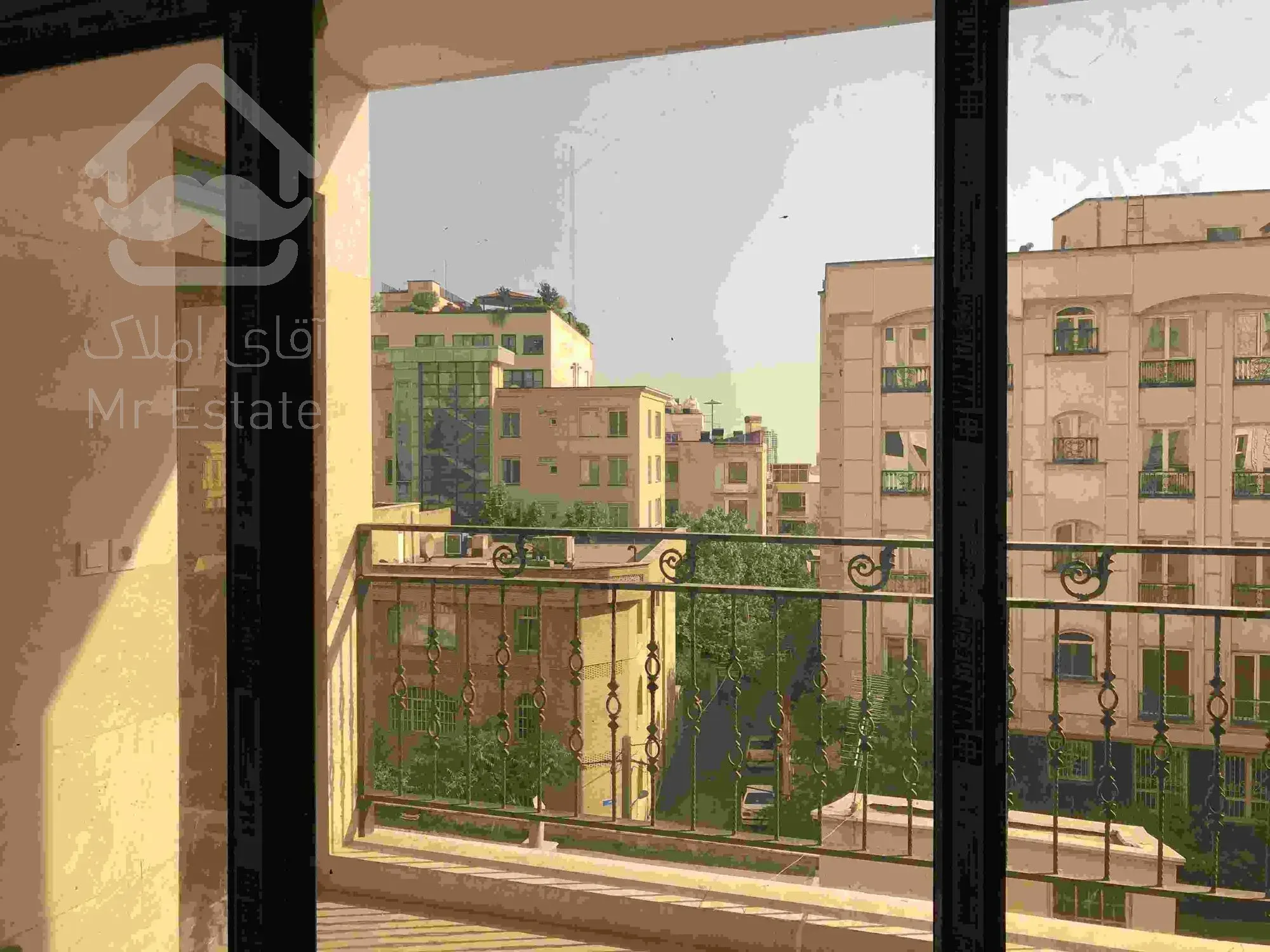 فروش آپارتمان بصورت یکجا ۶ طبقه دو واحدی،درمجموع ١٢ واحد و ٢۴٩٠ متر