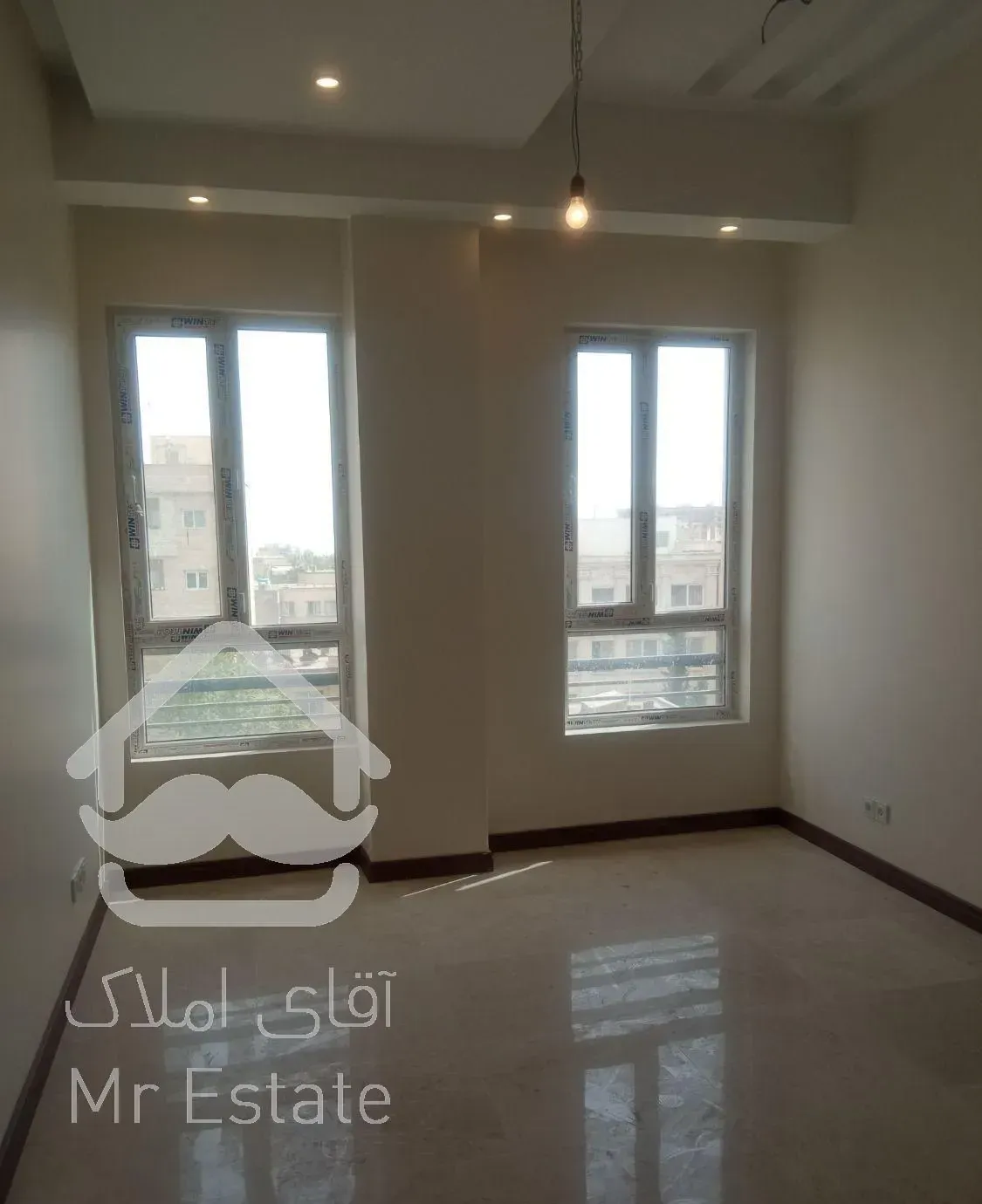 میدان ونک توانیر شمالی 190متر نوساز طبقه اول