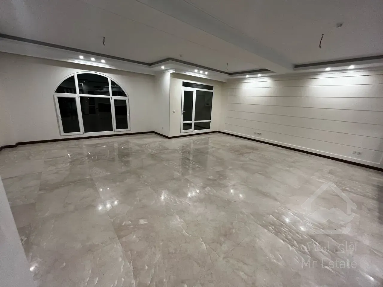 فروش 160 متری درب دوم