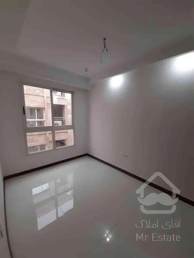 آپارتمان ٨١ متری ، شهران